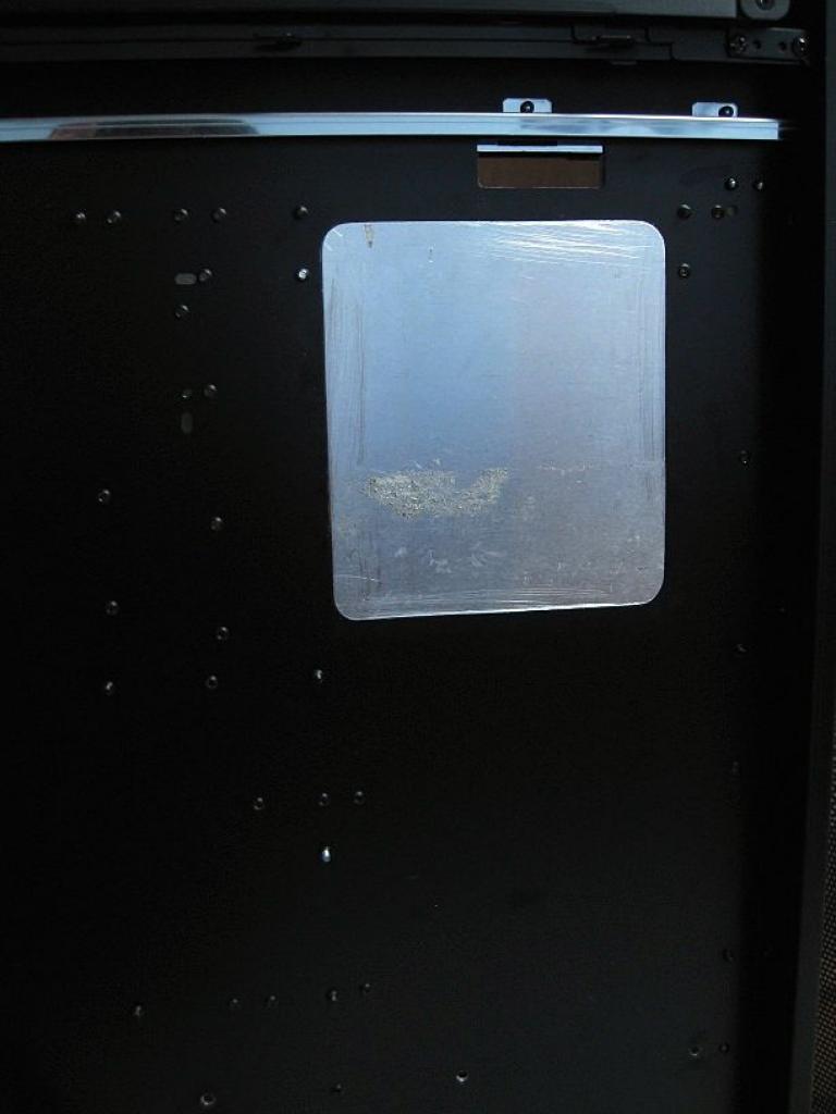 [26/11/2010] Luxuriöse Casemod eines Lian Li V2120X im Lochgitter-Design (66)
