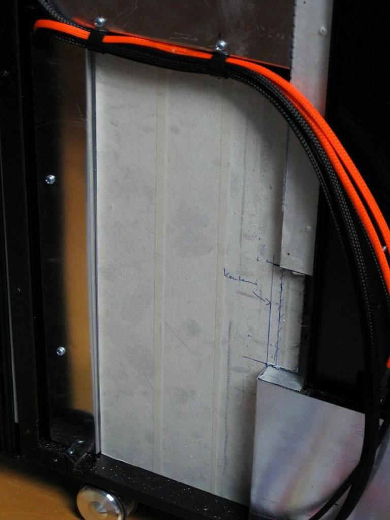 [26/11/2010] Luxuriöse Casemod eines Lian Li V2120X im Lochgitter-Design (72)