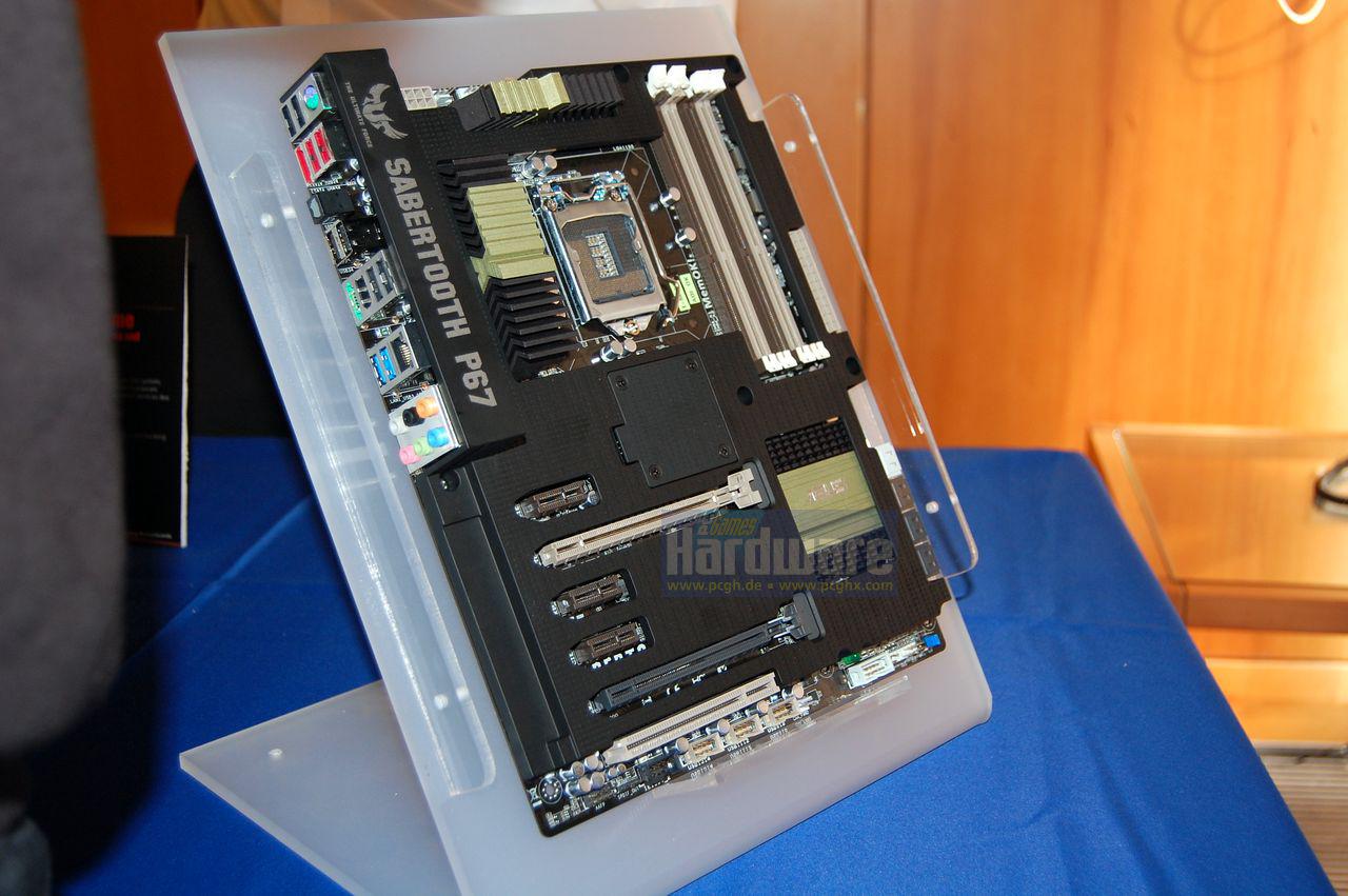 [15/11/2010] Asus Sabertooth P67 (6)