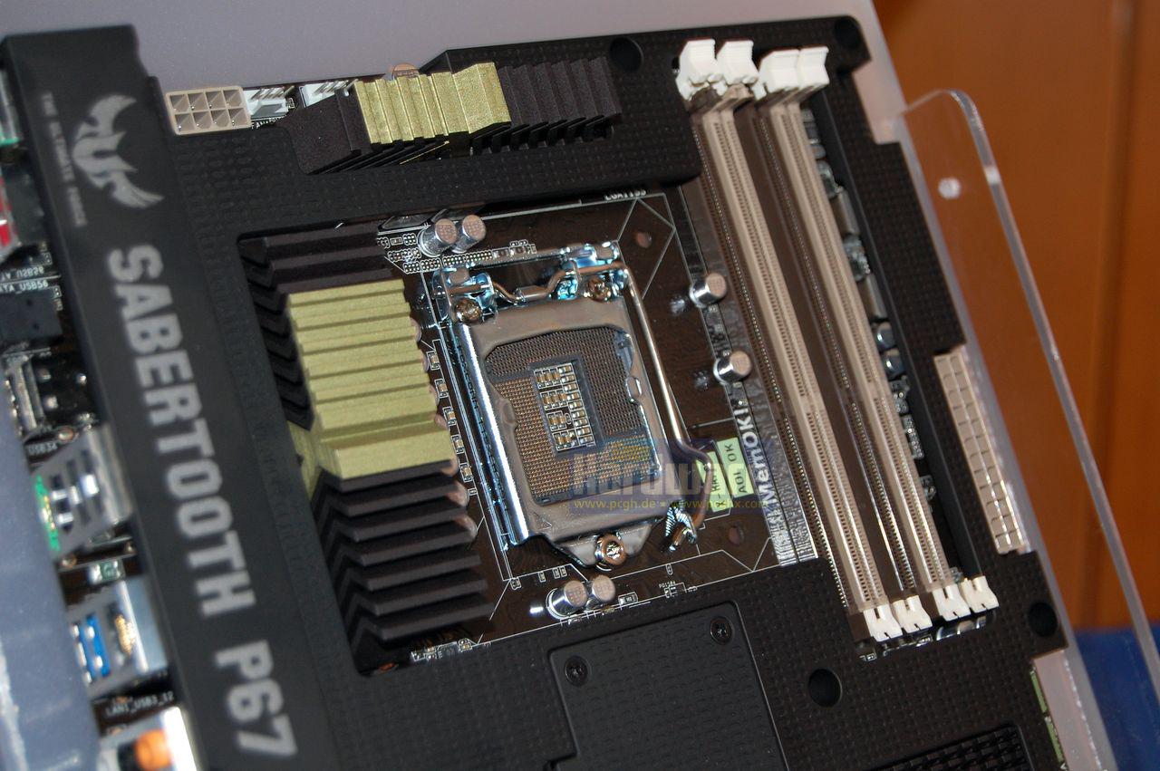 [15/11/2010] Asus Sabertooth P67 (7)
