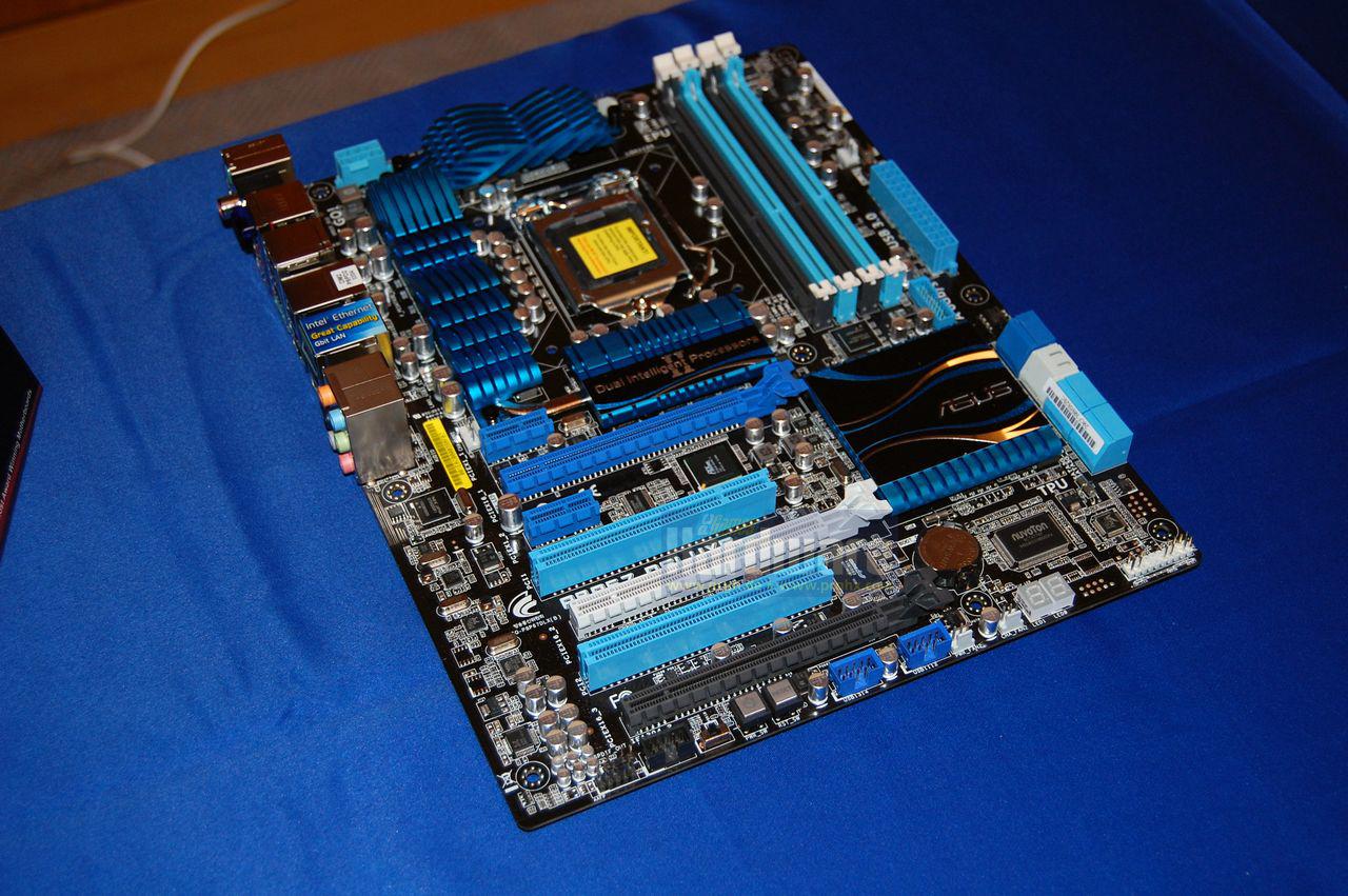[15/11/2010] Asus P8P67 Deluxe (21)