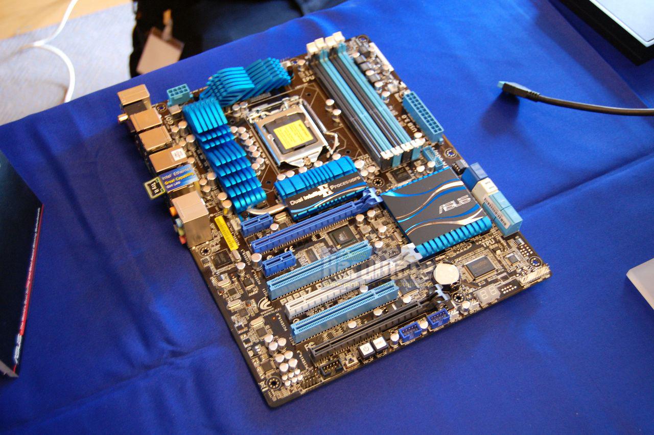 [15/11/2010] Asus P8P67 Deluxe (24)