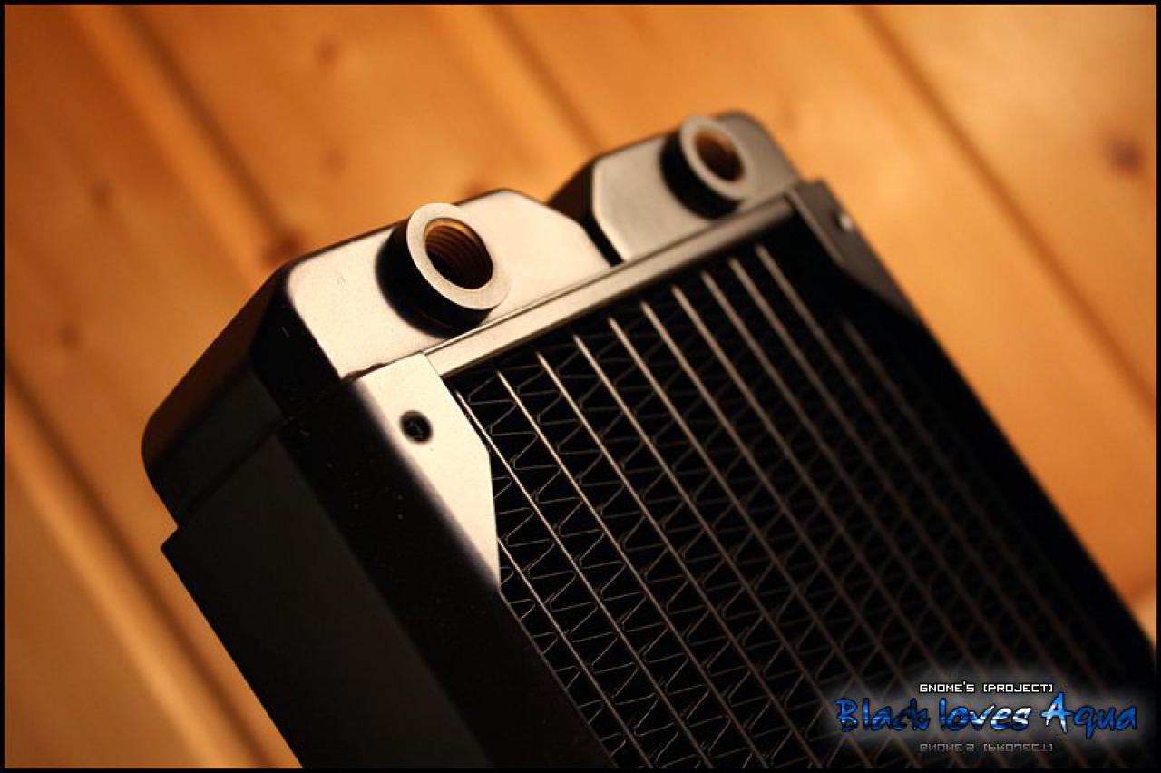 [19/11/2010] Black loves Aqua: Erstklassige Bilder der edlen Wakü-Casemod (4)