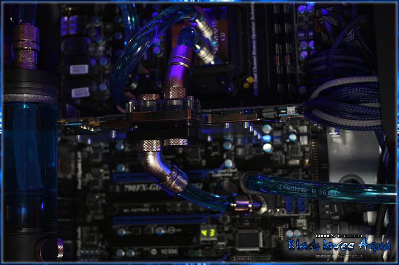 [19/11/2010] Black loves Aqua: Erstklassige Bilder der edlen Wakü-Casemod (13)