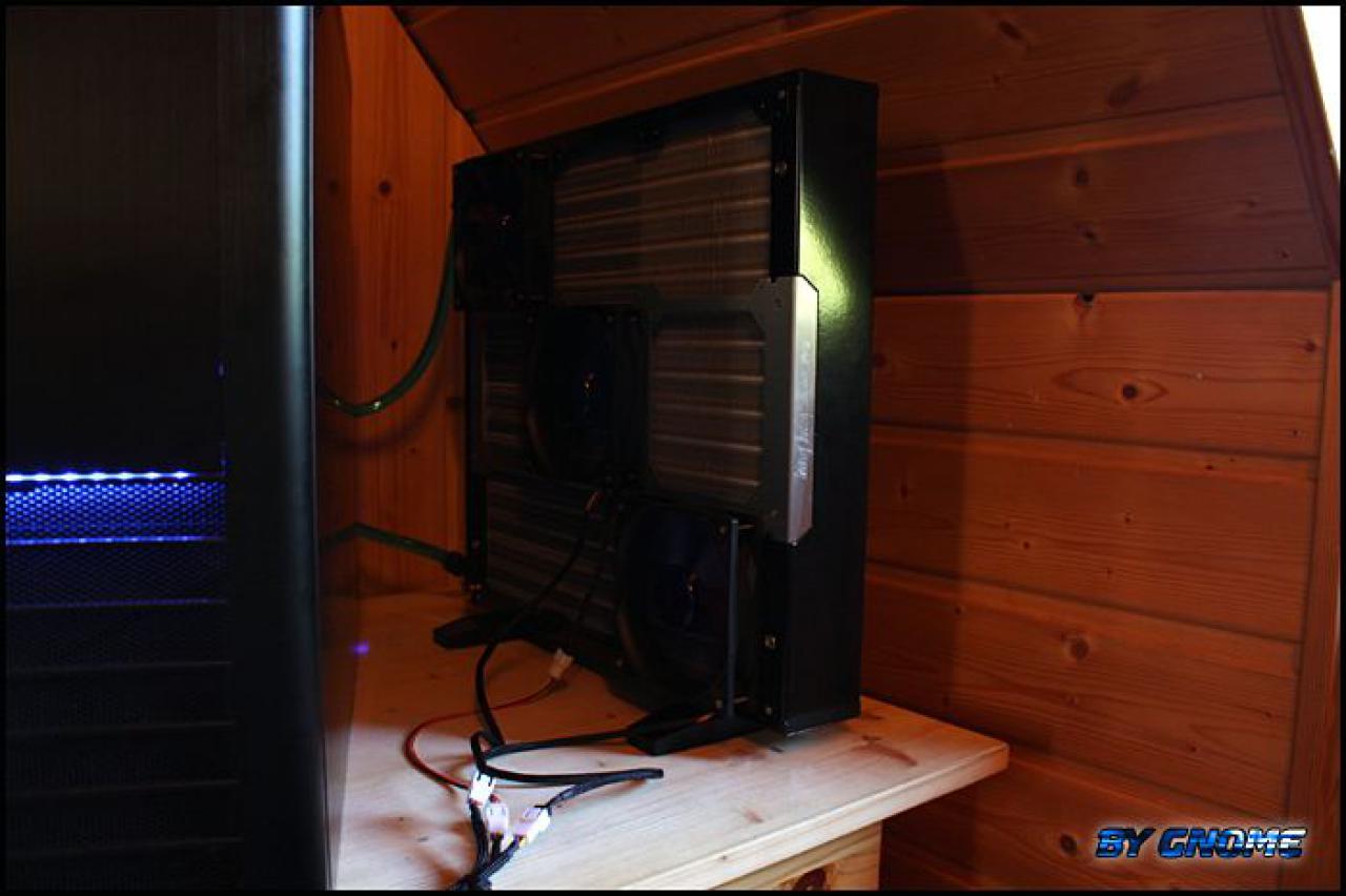 [19/11/2010] Black loves Aqua: Erstklassige Bilder der edlen Wakü-Casemod (30)