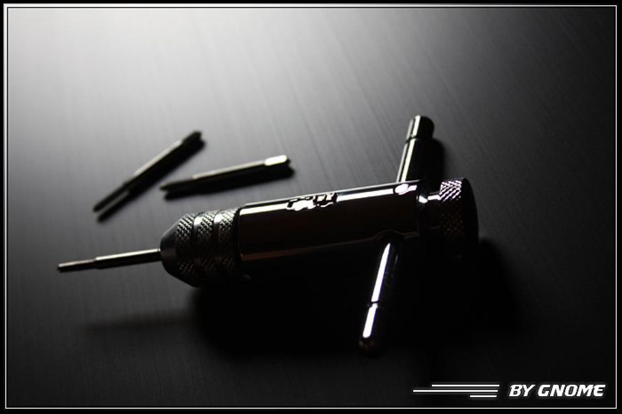 [19/11/2010] Black loves Aqua: Erstklassige Bilder der edlen Wakü-Casemod (33)