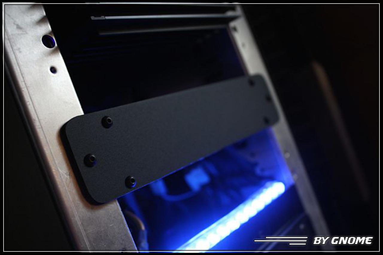 [19/11/2010] Black loves Aqua: Erstklassige Bilder der edlen Wakü-Casemod (42)