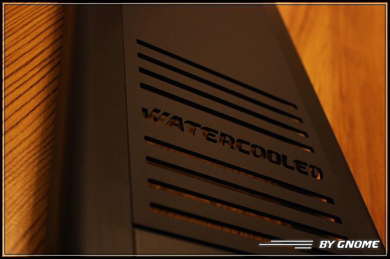 [19/11/2010] Black loves Aqua: Erstklassige Bilder der edlen Wakü-Casemod (61)