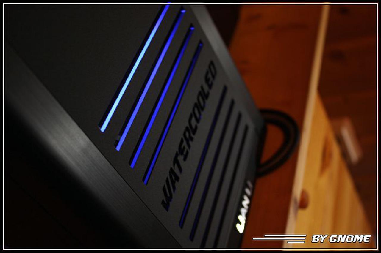 [19/11/2010] Black loves Aqua: Erstklassige Bilder der edlen Wakü-Casemod (64)