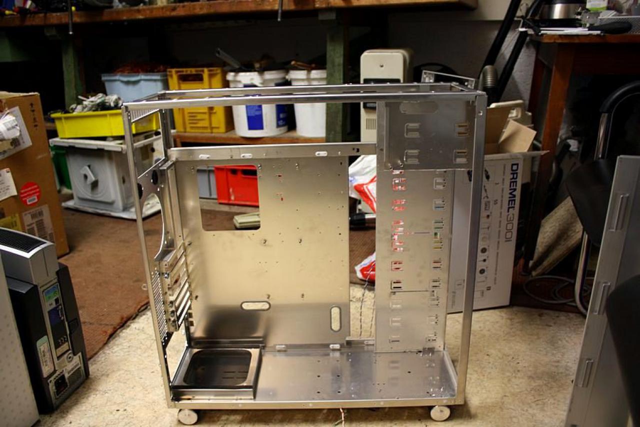 [12/11/2010] A New Era: Starke Lian-Li-Casemod mit Wasserkühlung (2)
