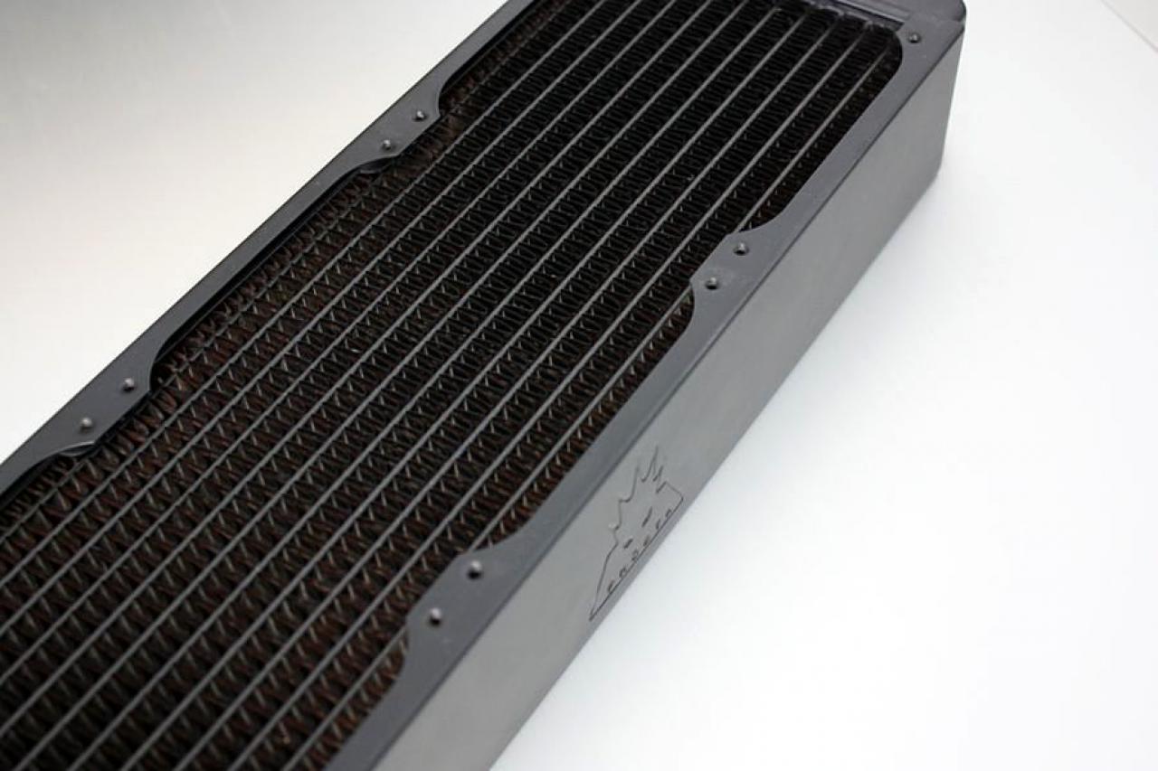 [12/11/2010] A New Era: Starke Lian-Li-Casemod mit Wasserkühlung (4)