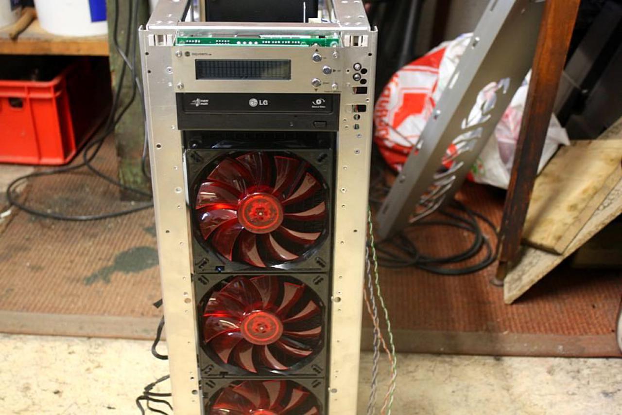 [12/11/2010] A New Era: Starke Lian-Li-Casemod mit Wasserkühlung (28)