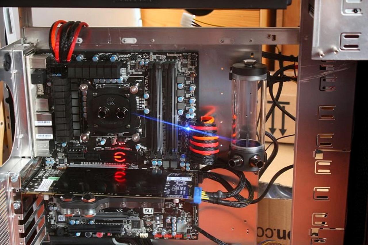 [12/11/2010] A New Era: Starke Lian-Li-Casemod mit Wasserkühlung (44)