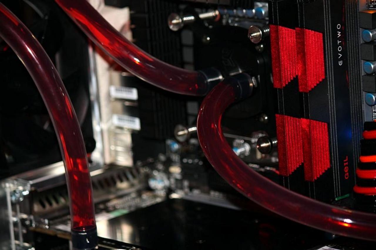 [12/11/2010] A New Era: Starke Lian-Li-Casemod mit Wasserkühlung (56)