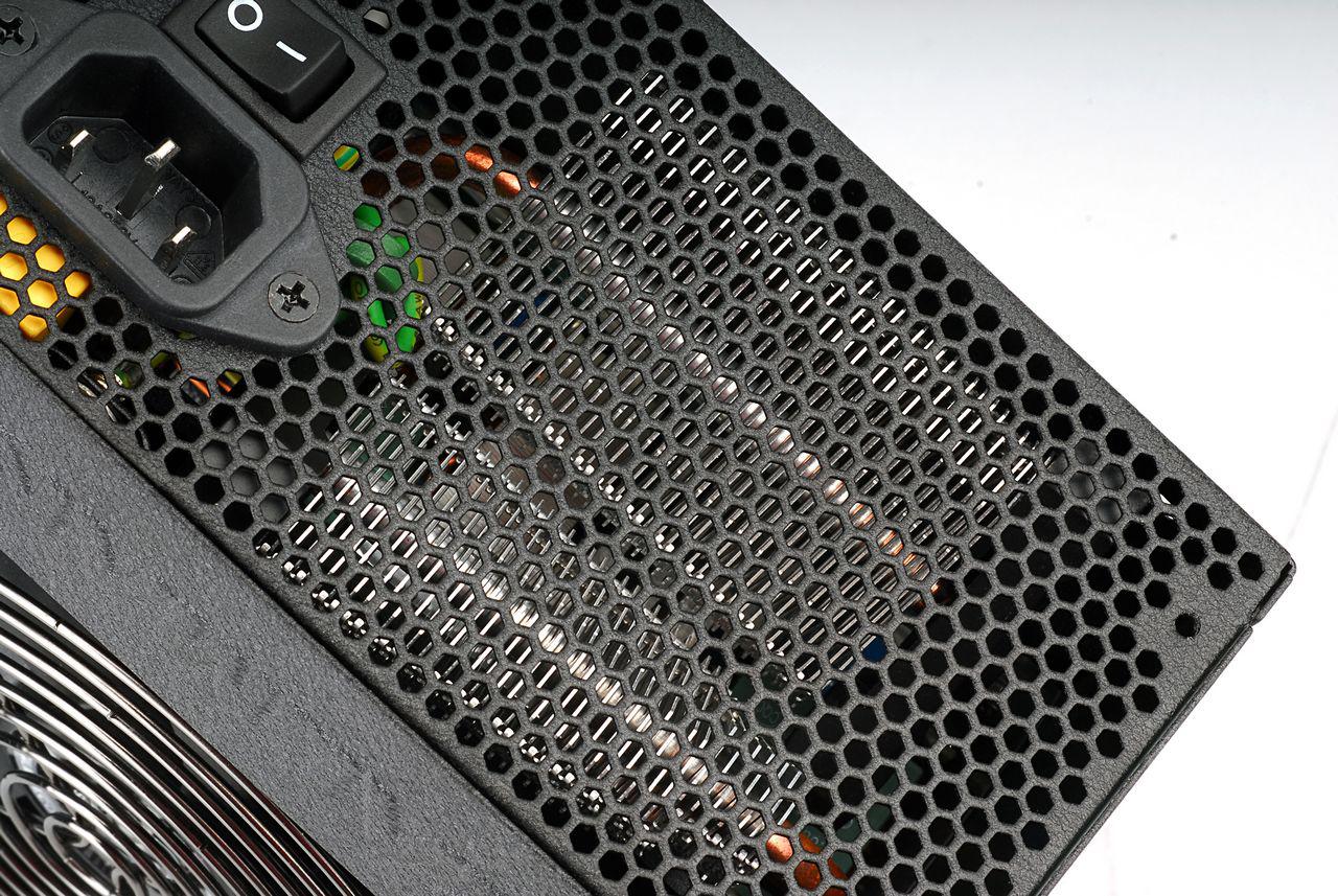 [11/11/2010] Zalman ZM850-HP Plus (5)