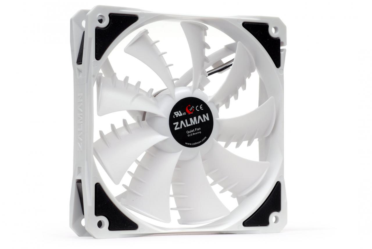 [15/11/2010] Zalman ZM-SF3 Sharks Fin Blade Fan: Lüfter im Haifischlossendesign ab sofort erhältlich (5)