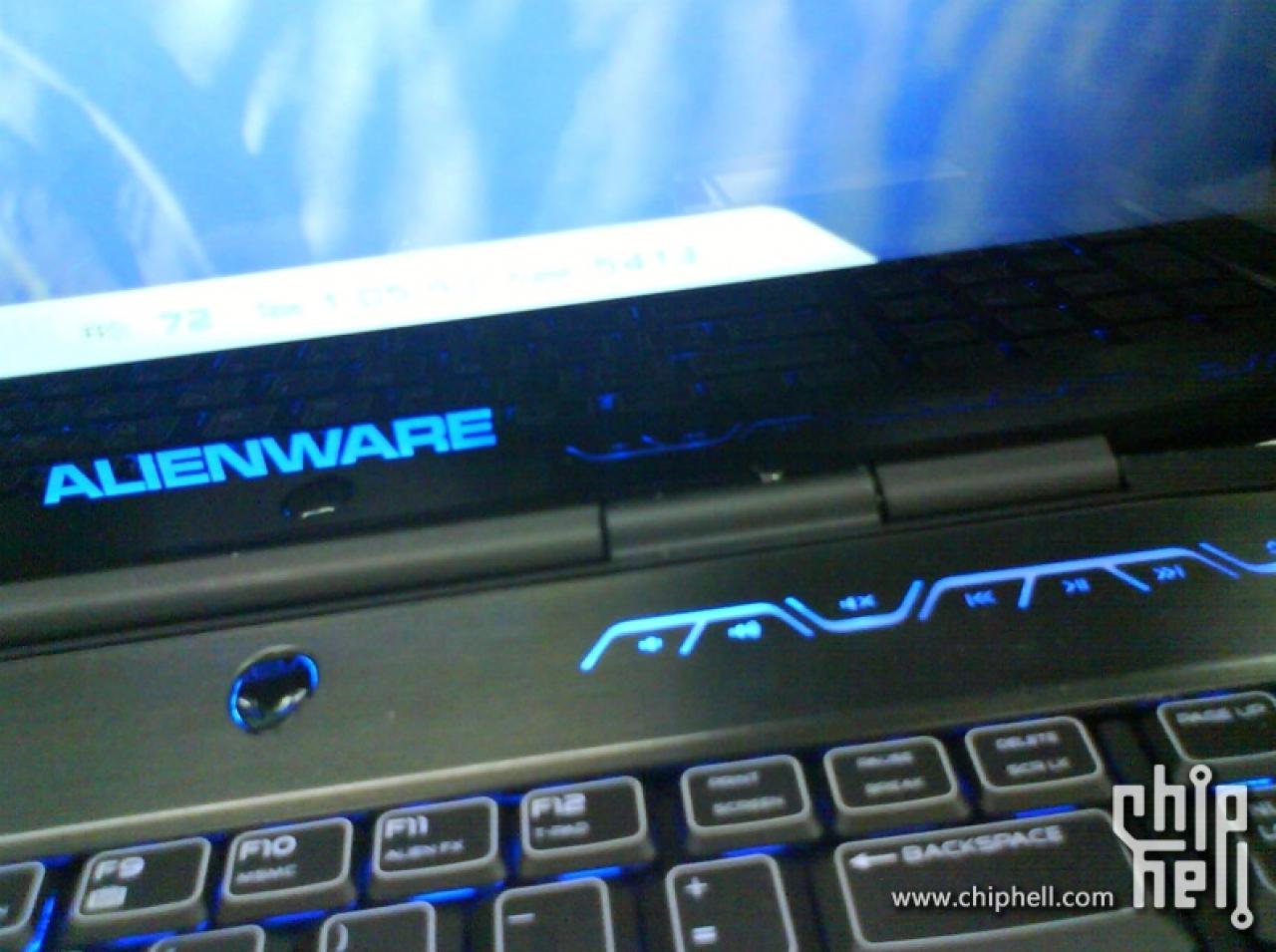 [10/12/2010] Alienware M17xR3: Fotos und Benchmarks des Sandy Bridge-Notebooks aufgetaucht (2)