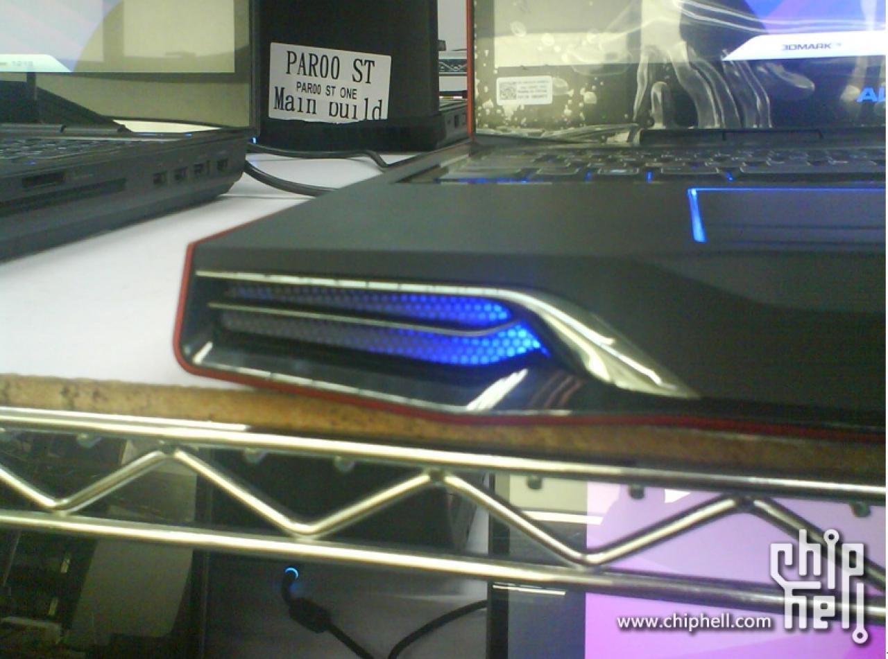 [10/12/2010] Alienware M17xR3: Fotos und Benchmarks des Sandy Bridge-Notebooks aufgetaucht (4)