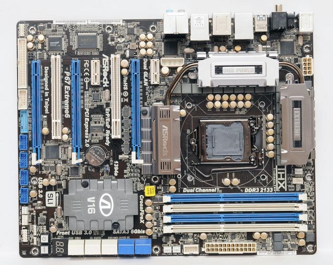 [20/12/2010] Asrock P67 Extreme6: Detailfotos des Sandy Bridge-Mainboards veröffentlicht (24)