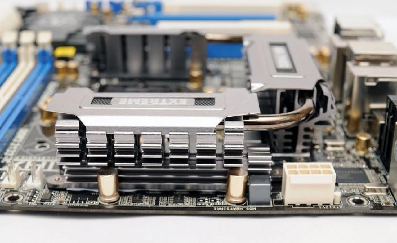 [20/12/2010] Asrock P67 Extreme6: Detailfotos des Sandy Bridge-Mainboards veröffentlicht (8)