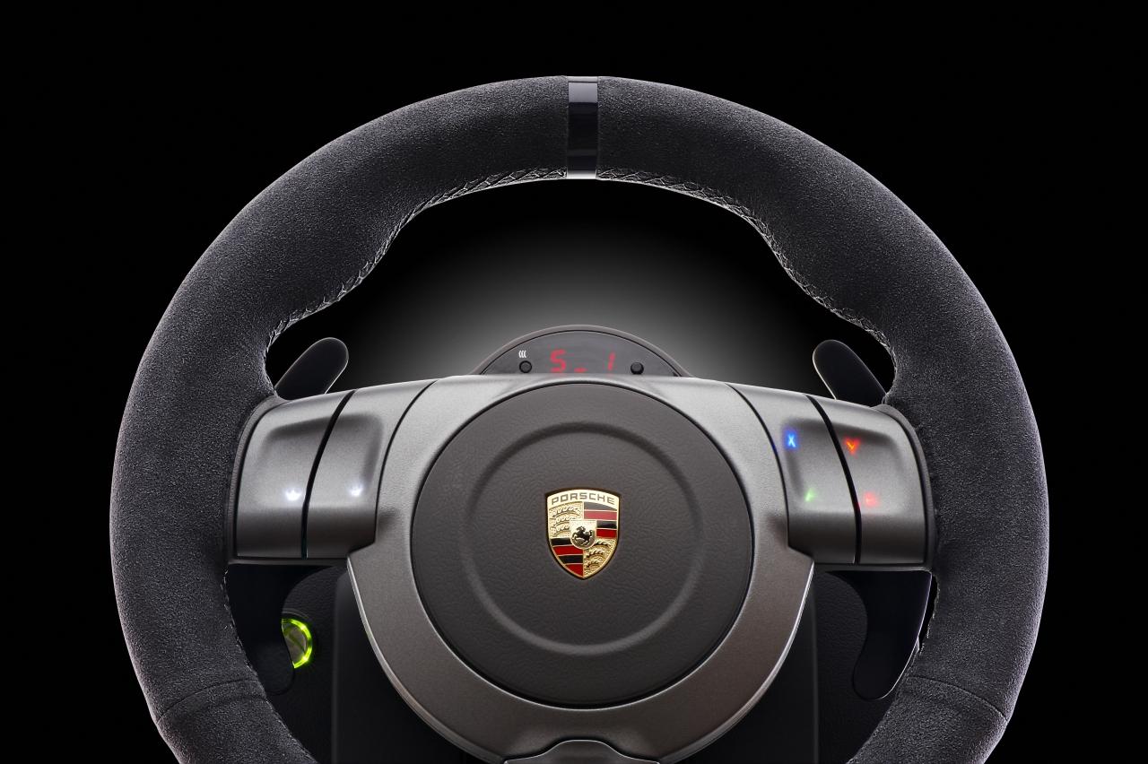 [16/12/2010] Fanatec Porsche 911 GT2 Wheel