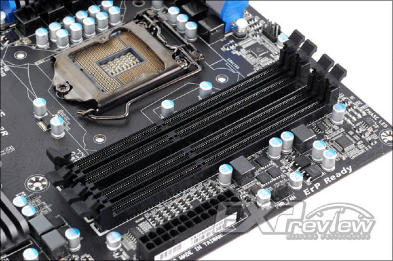 [20/12/2010] Gigabyte GA-P67A-UD3R: Detailfotos des Sandy Bridge-Mainboards veröffentlicht (5)