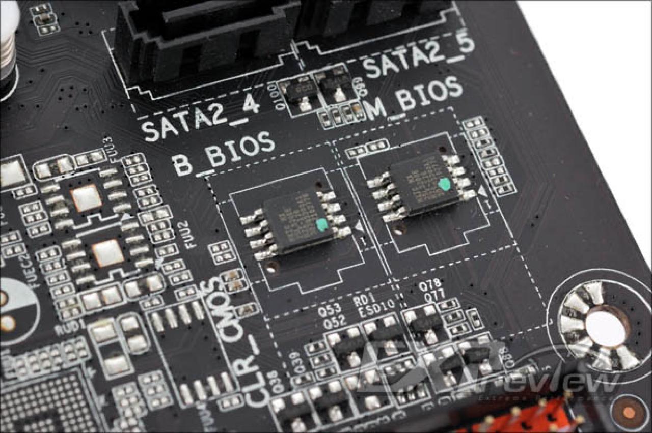 [20/12/2010] Gigabyte GA-P67A-UD3R: Detailfotos des Sandy Bridge-Mainboards veröffentlicht (10)