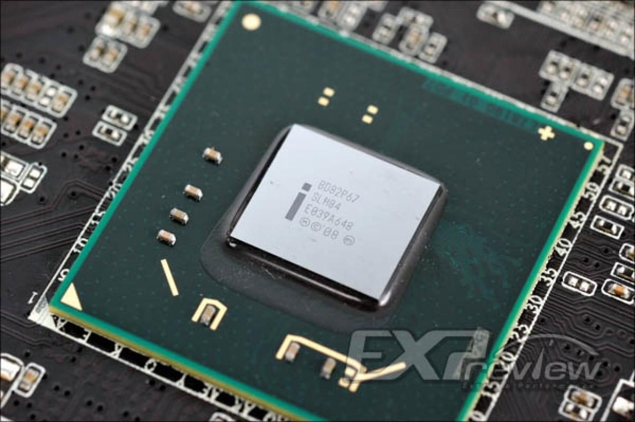 [20/12/2010] Gigabyte GA-P67A-UD3R: Detailfotos des Sandy Bridge-Mainboards veröffentlicht