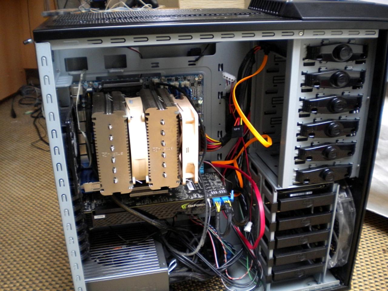 [21/12/2010] HAF-932-Casemod mal anders: Weiß-blauer PC aus Bayern (1)