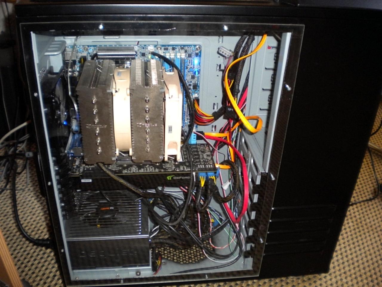 [21/12/2010] HAF-932-Casemod mal anders: Weiß-blauer PC aus Bayern (15)