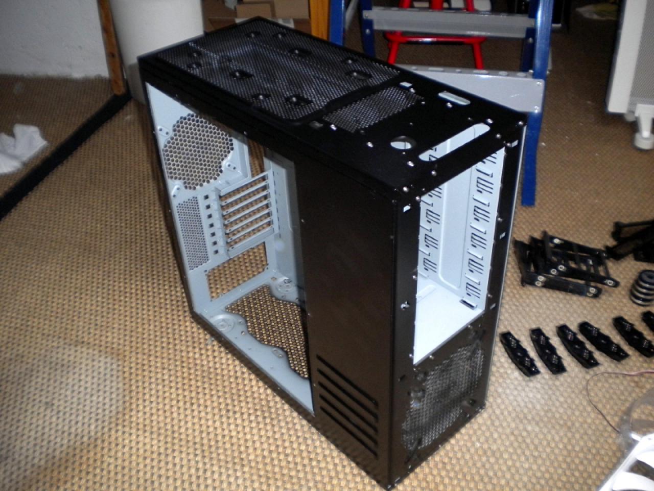 [21/12/2010] HAF-932-Casemod mal anders: Weiß-blauer PC aus Bayern (16)