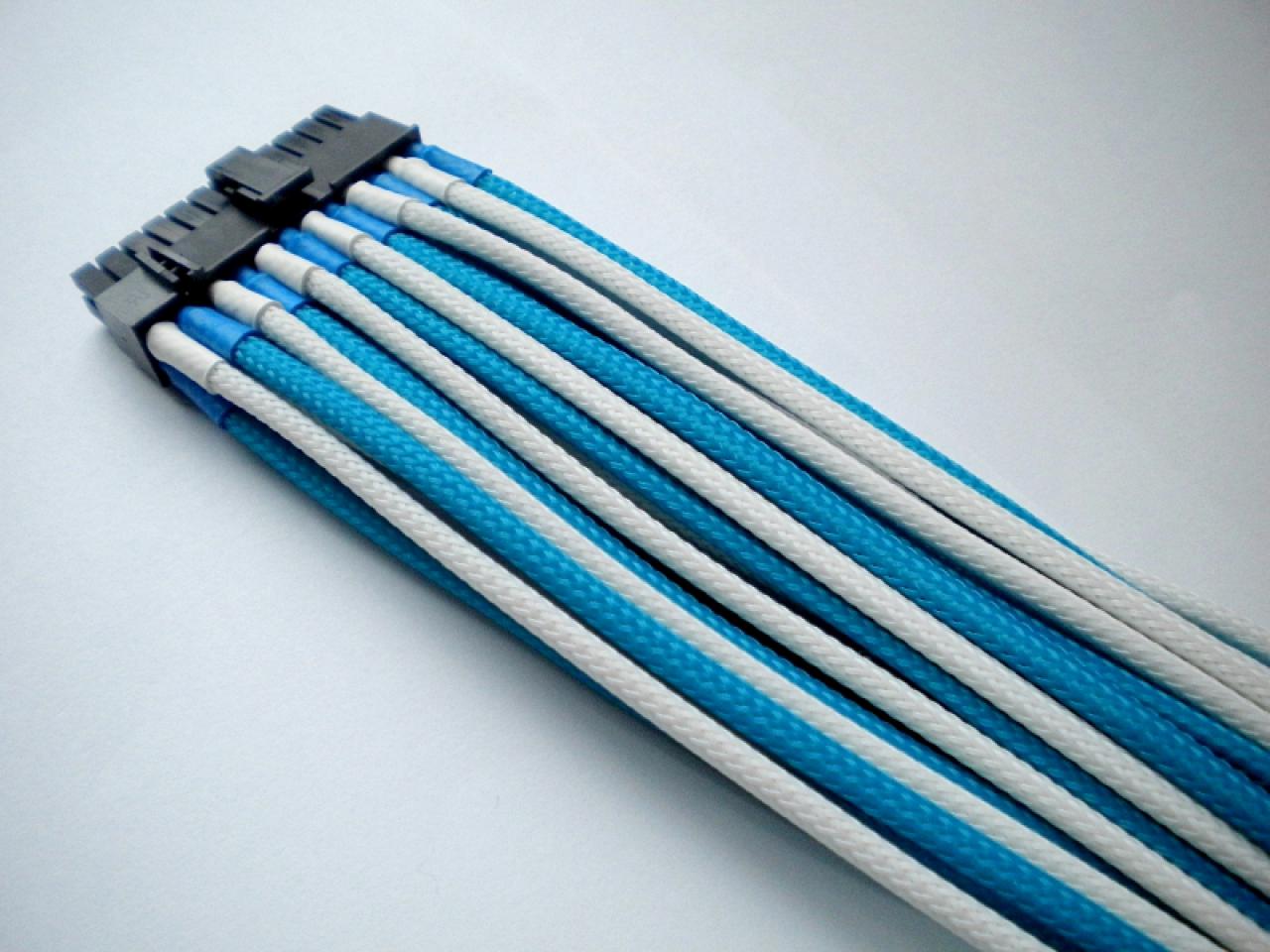 [21/12/2010] HAF-932-Casemod mal anders: Weiß-blauer PC aus Bayern (31)