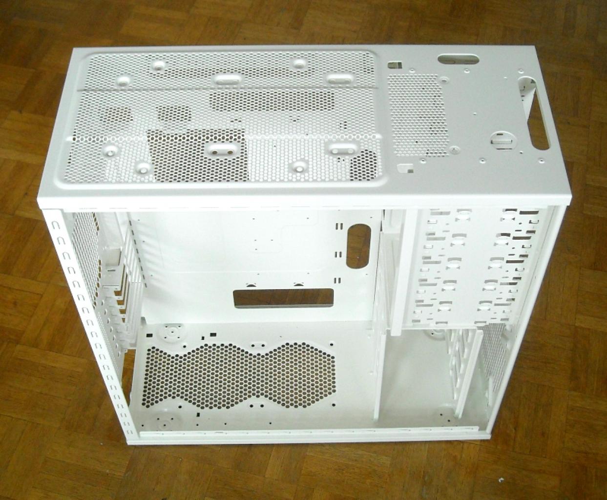 [21/12/2010] HAF-932-Casemod mal anders: Weiß-blauer PC aus Bayern (37)