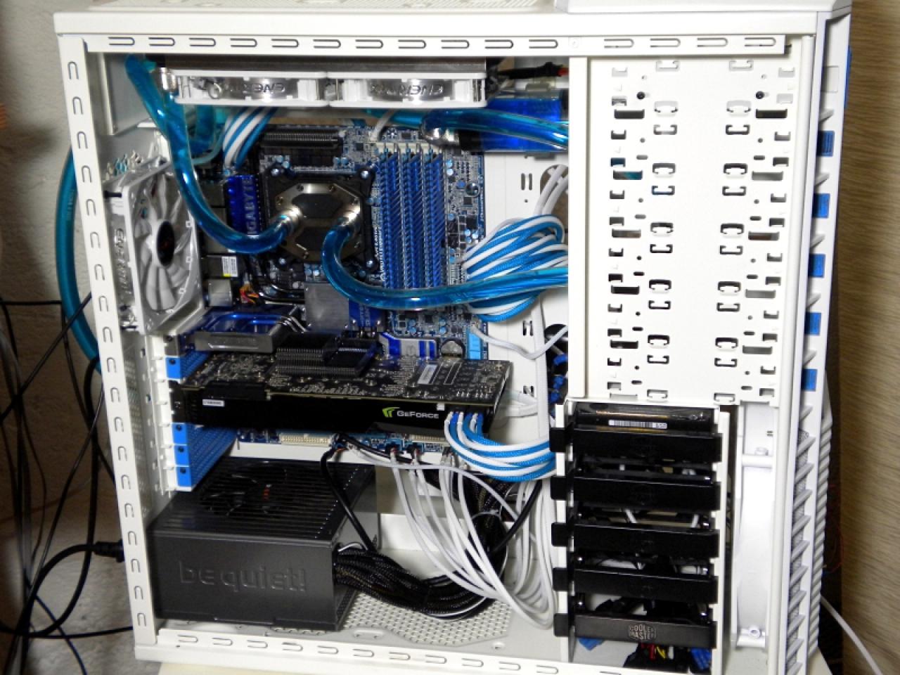 [21/12/2010] HAF-932-Casemod mal anders: Weiß-blauer PC aus Bayern (46)