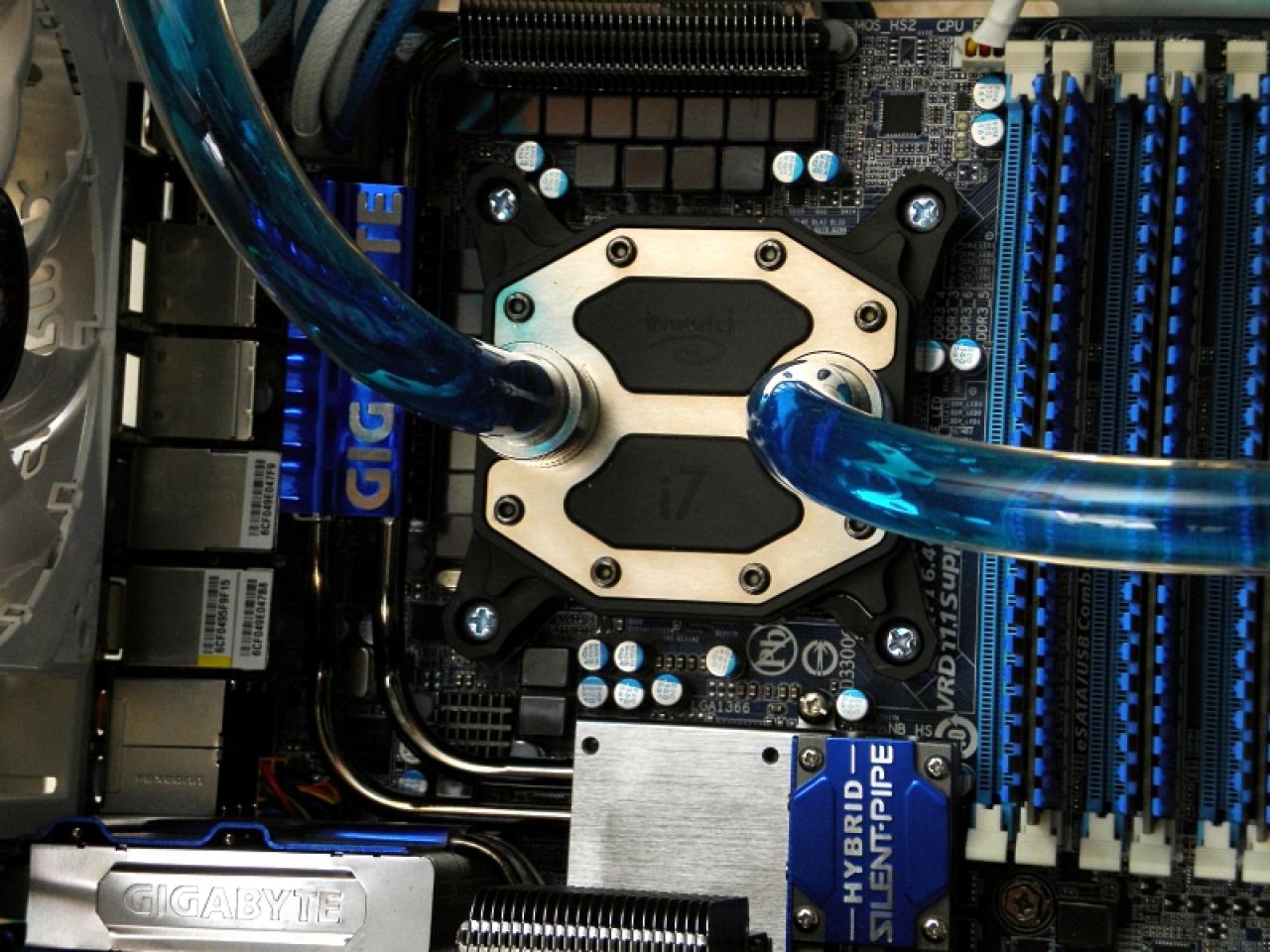 [21/12/2010] HAF-932-Casemod mal anders: Weiß-blauer PC aus Bayern (51)
