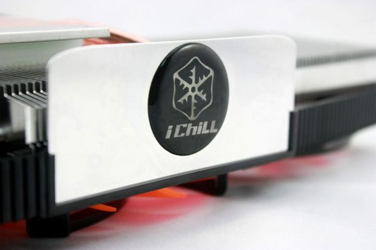 [16/12/2010] Inno3D: Grafikkartenkühler mit drei Lüftern für Geforce GTX 580 und Geforce GTX 570 (5)