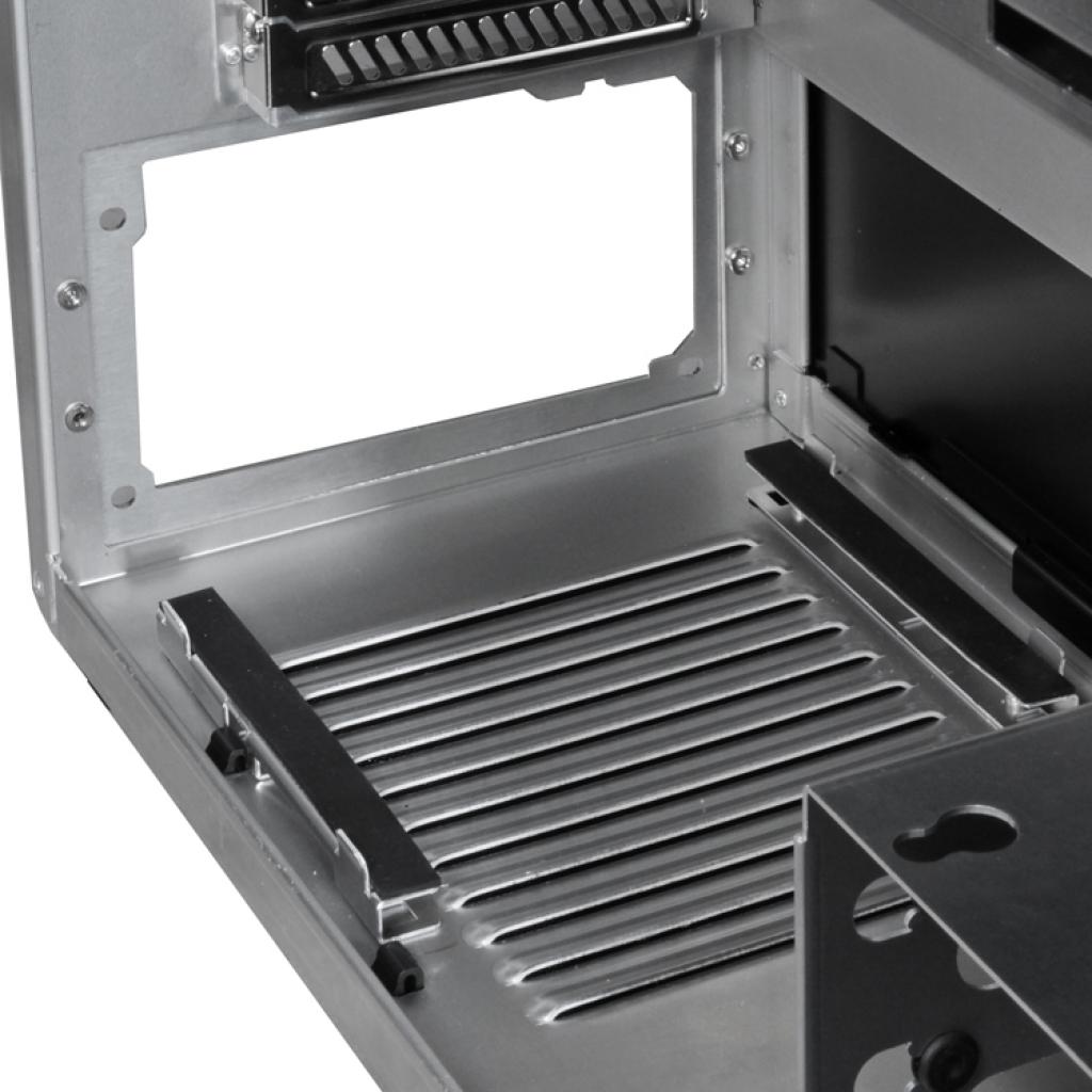 [21/12/2010] Lian Li PC-A04 (6)