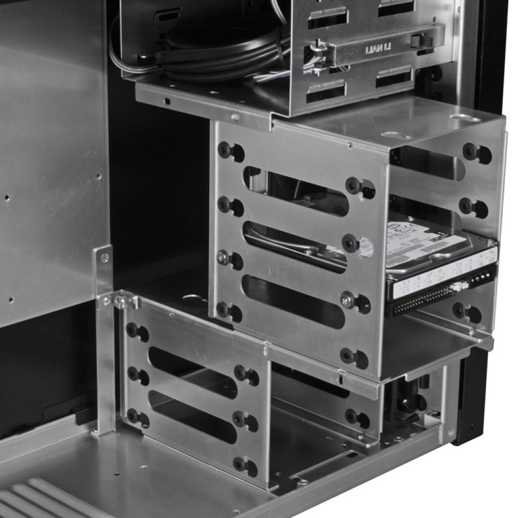 [21/12/2010] Lian Li PC-A04 (11)