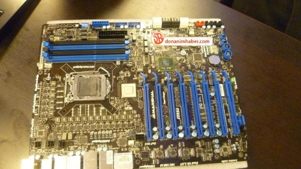 [10/12/2010] MSI Big Bang Marshall: High-End P67-Mainboard von MSI gesichtet (2)