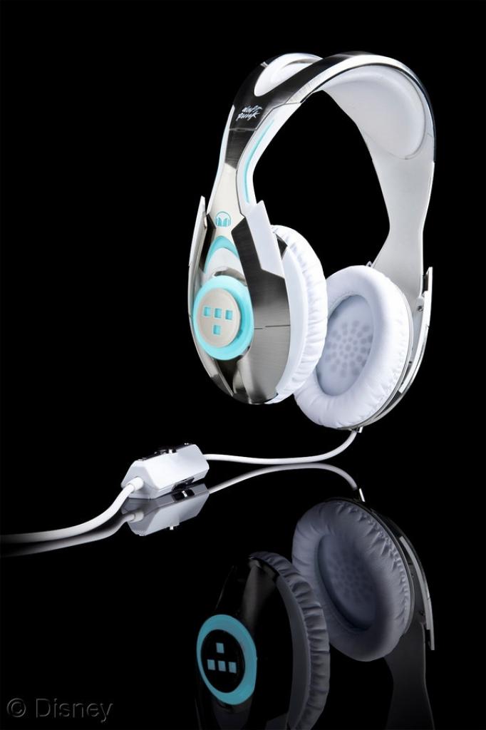 [09/12/2010] Monster Cable Daft Punk Edition Tron Legacy Kopfhörer (5)