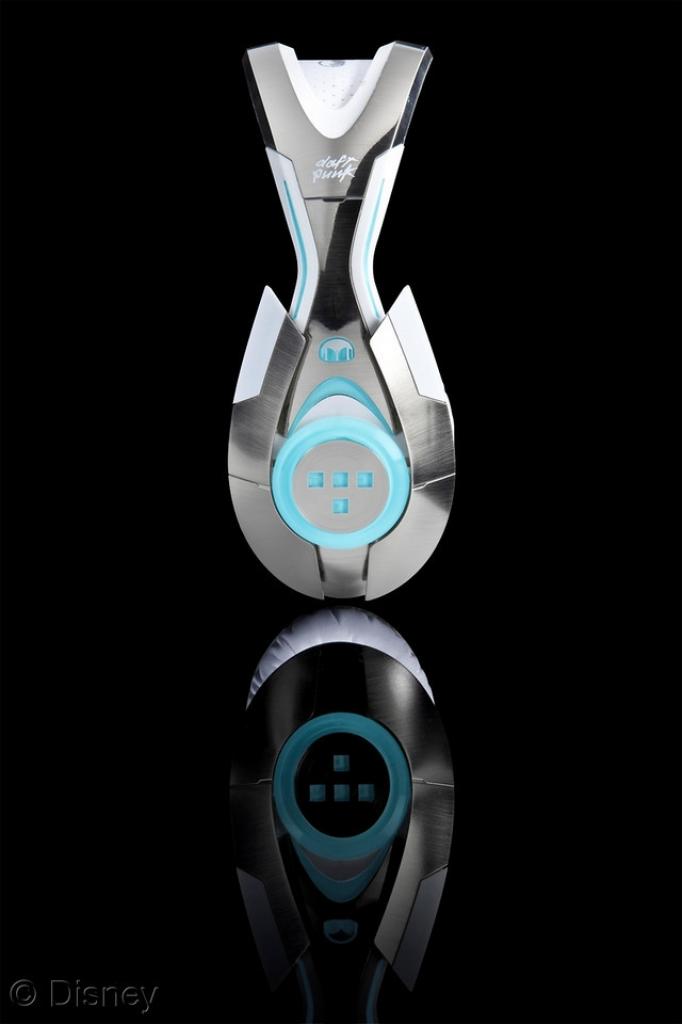 [09/12/2010] Monster Cable Daft Punk Edition Tron Legacy Kopfhörer (2)