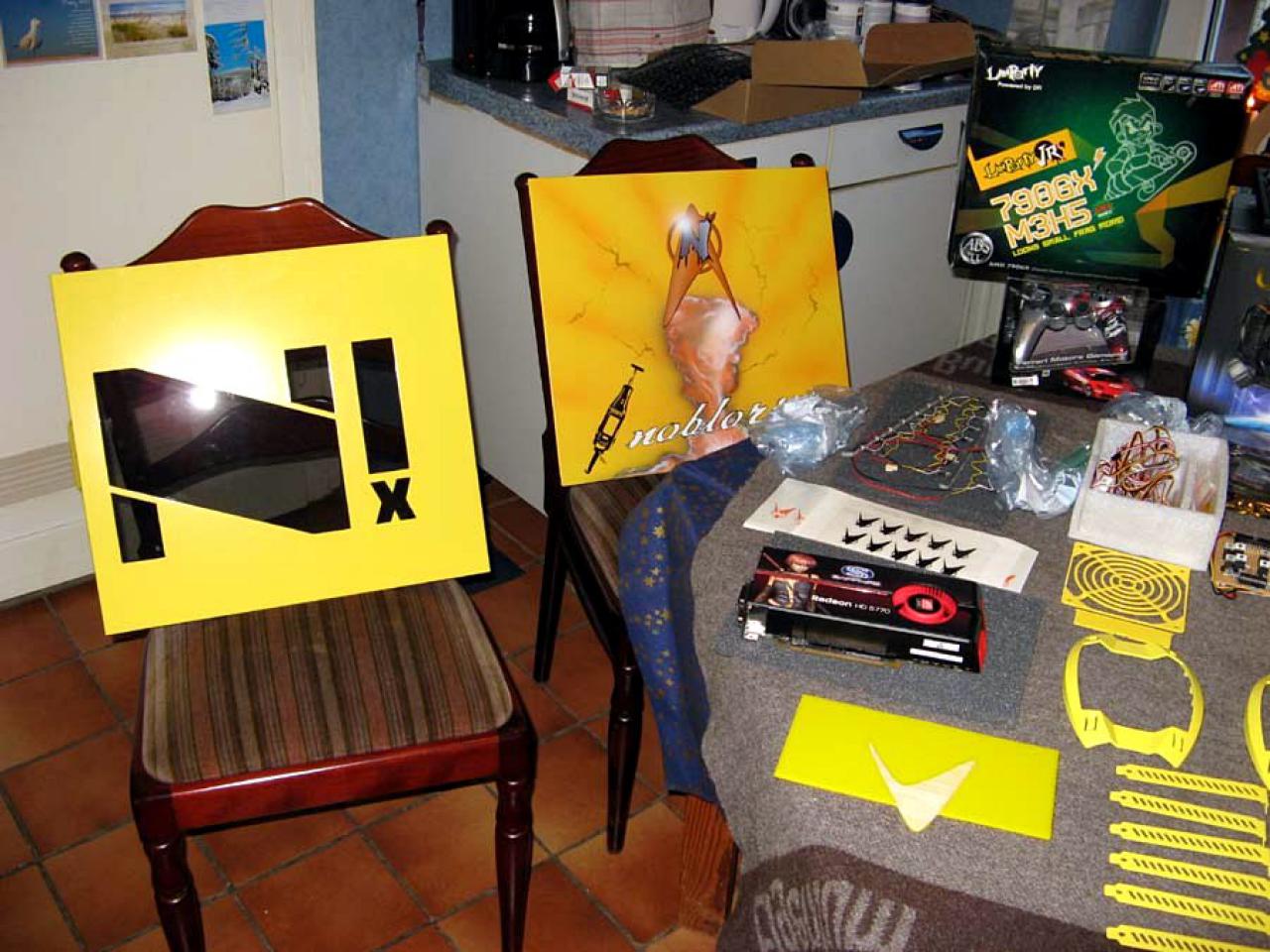 [23/12/2010] PCGH-Casemod von NobLorRos - Update: Zusammenbau (20)