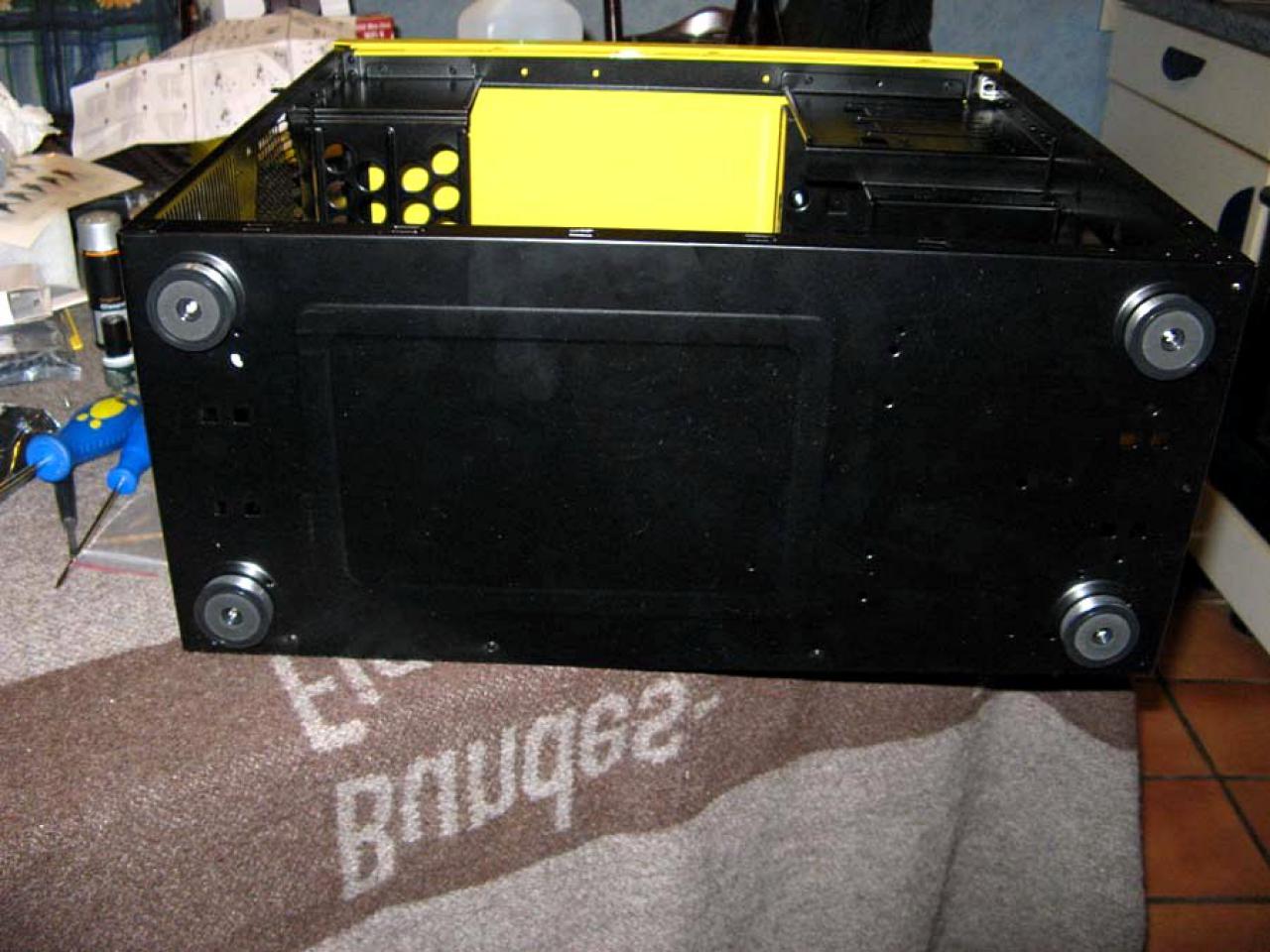 [23/12/2010] PCGH-Casemod von NobLorRos - Update: Zusammenbau (21)