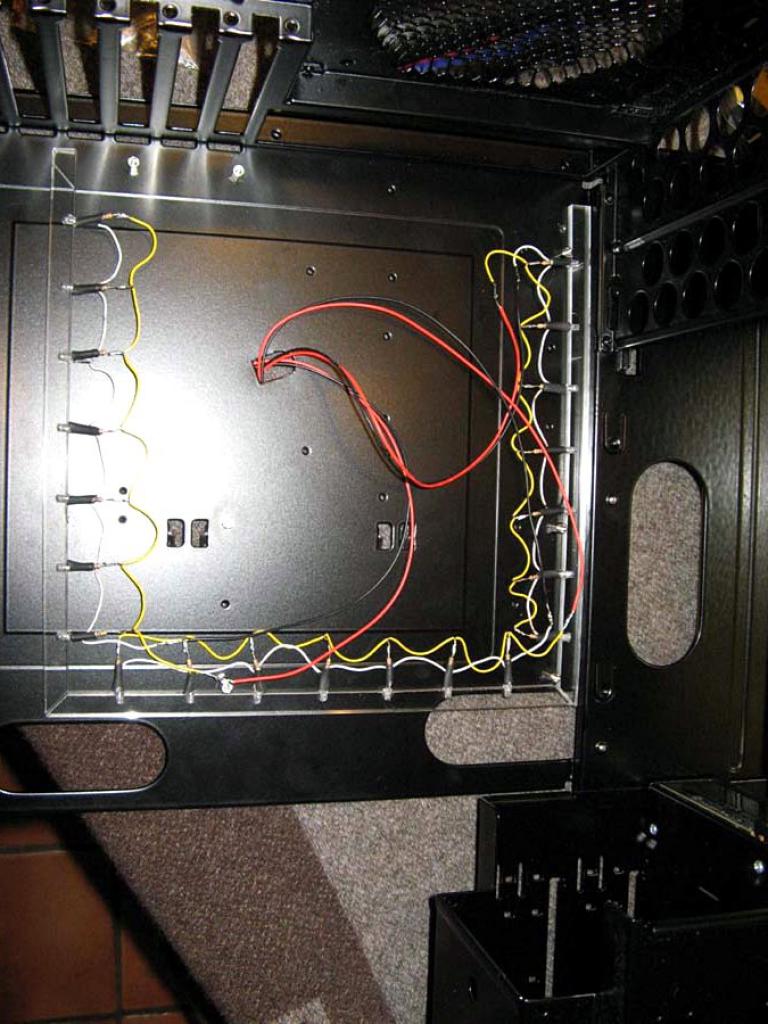 [23/12/2010] PCGH-Casemod von NobLorRos - Update: Zusammenbau (22)