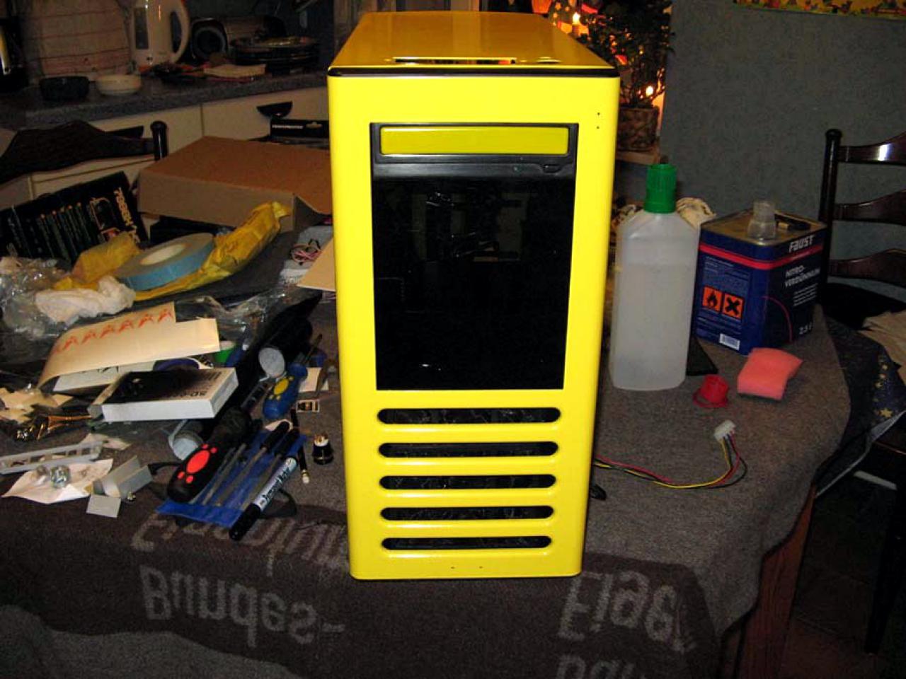 [23/12/2010] PCGH-Casemod von NobLorRos - Update: Zusammenbau (27)