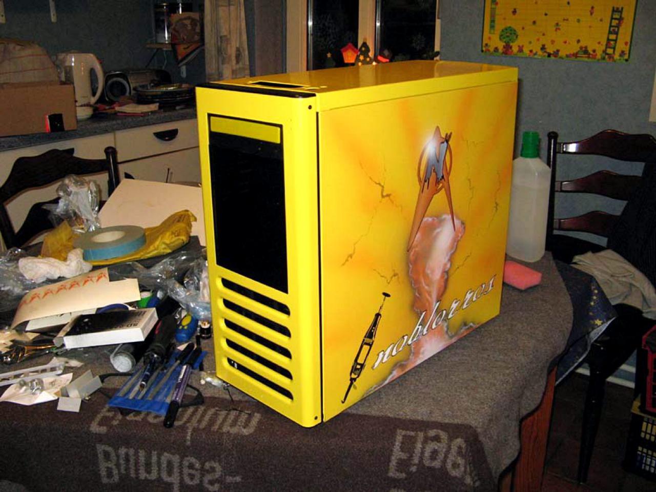 [23/12/2010] PCGH-Casemod von NobLorRos - Update: Zusammenbau (33)