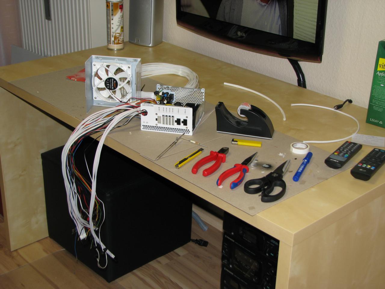 [16/12/2010] Extreme Casemod-Bedingungen: Zugefrorene Stromleitungen und Lego-Werkzeuge (15)