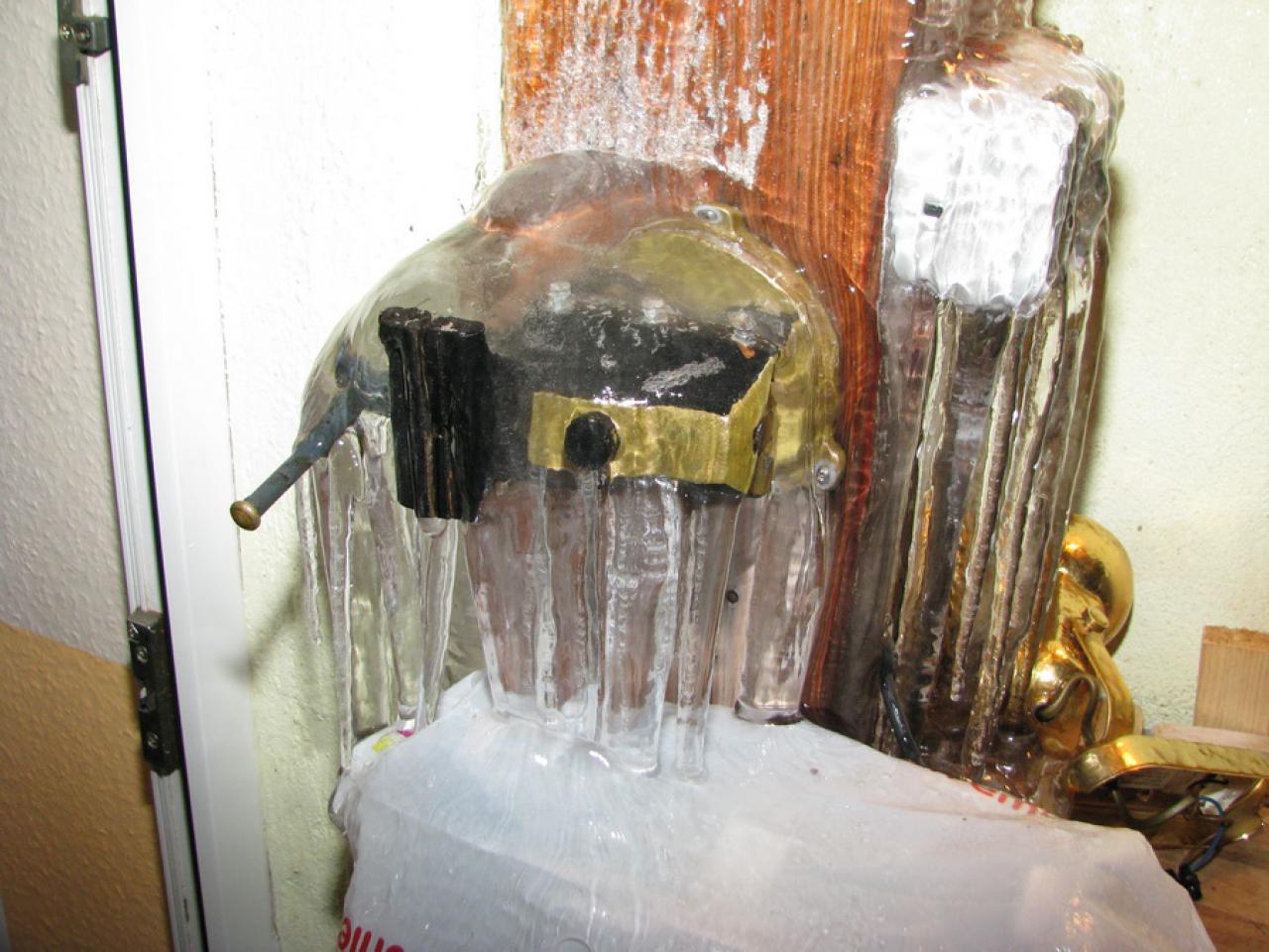 [16/12/2010] Extreme Casemod-Bedingungen: Zugefrorene Stromleitungen und Lego-Werkzeuge (60)