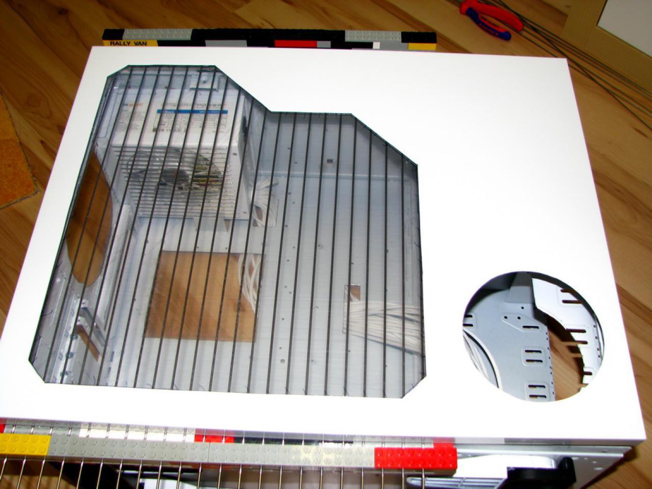 [16/12/2010] Extreme Casemod-Bedingungen: Zugefrorene Stromleitungen und Lego-Werkzeuge (64)