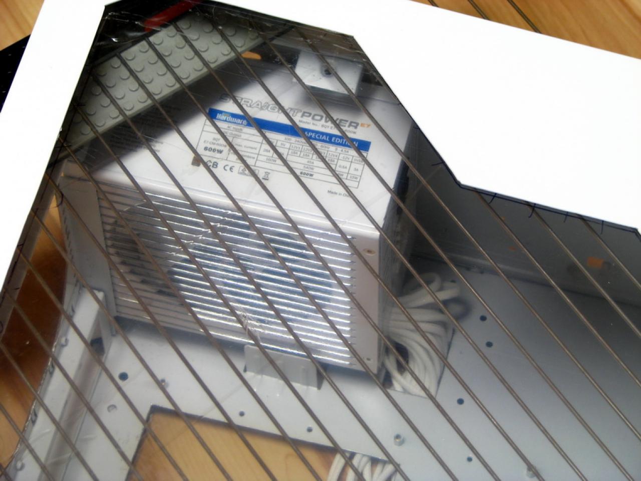 [16/12/2010] Extreme Casemod-Bedingungen: Zugefrorene Stromleitungen und Lego-Werkzeuge (67)